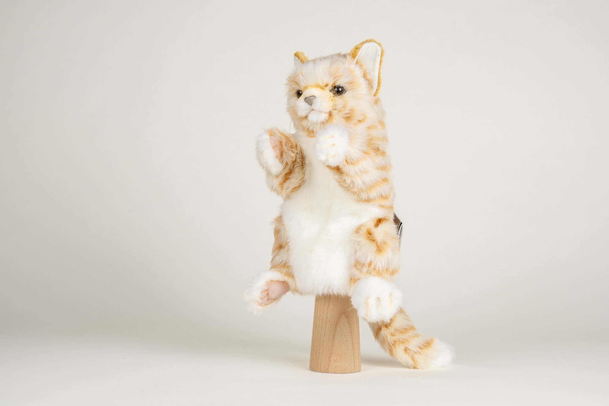 Hansa Rood-witte kleine kattenhandpop handgemaakt cyperse kat