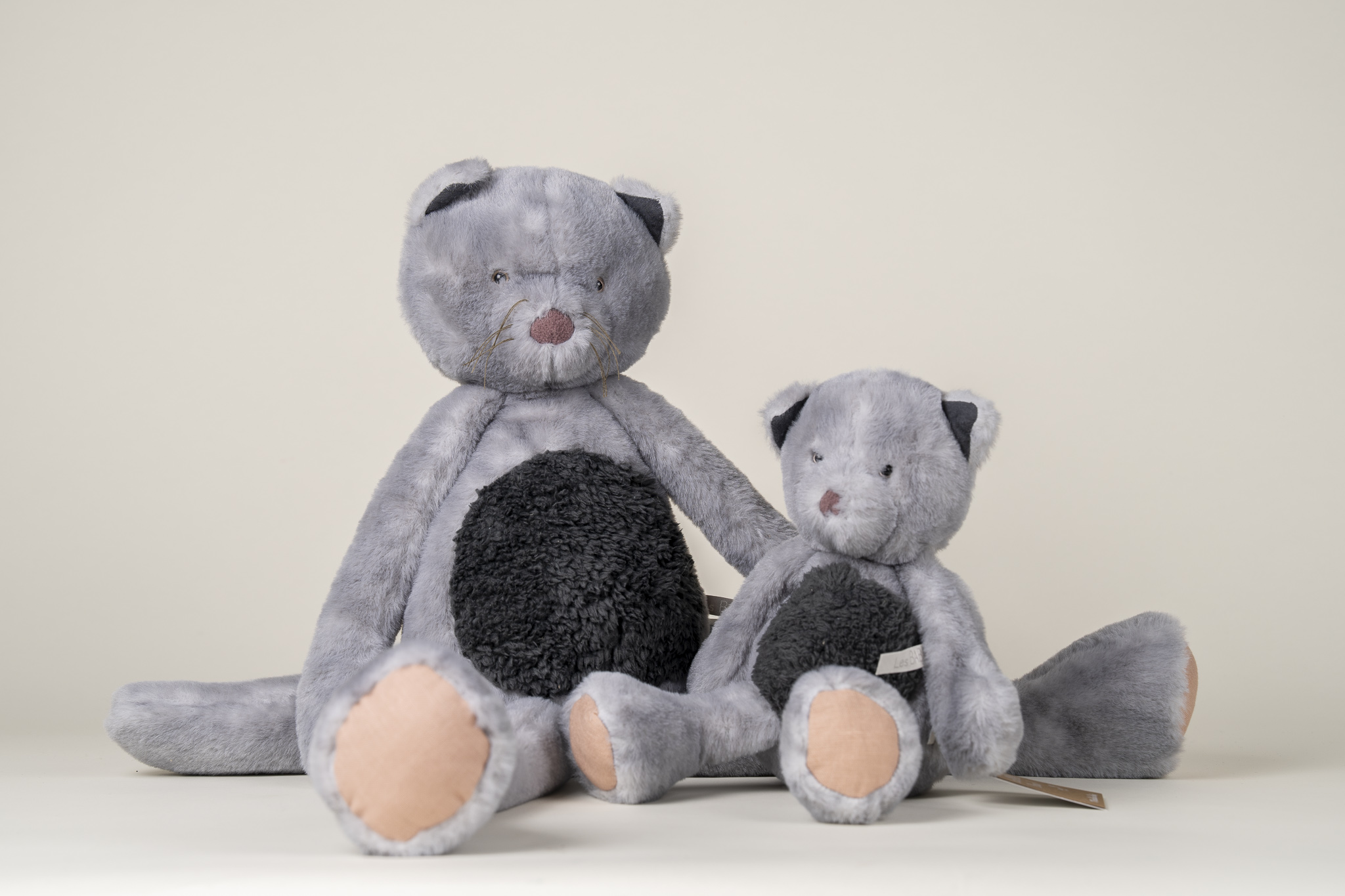 knuffelkat met lange armen